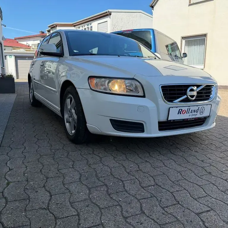 Gebraucht Volvo V50 Kinetic 145 PS (106 kW) 2010 Weiß Kombi