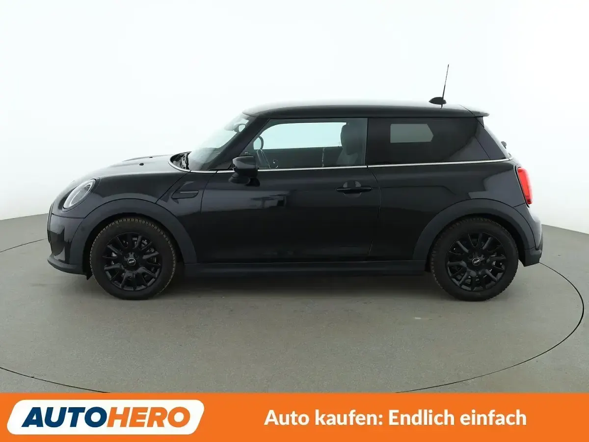 Gebraucht Mini Cooper Classic 136 PS (100 kW) 2024 Schwarz Kleinwagen