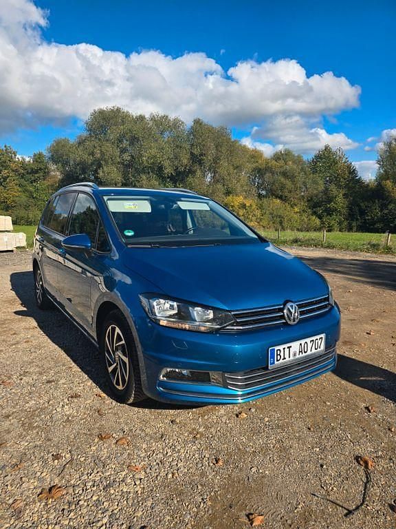 Blau Gebraucht 2017 VW Touran Sound Van / Kleinbus | 17.000 € (Guter Preis) - Bild 1/4
