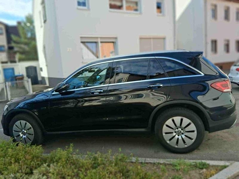 Gebraucht Mercedes GLC300e 211 PS (155 kW) 2021 Schwarz SUV