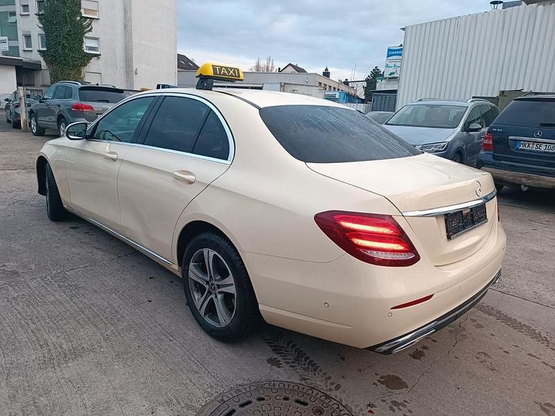 Gebraucht Mercedes E200 150 PS (110 kW) 2018 Beige Limousine