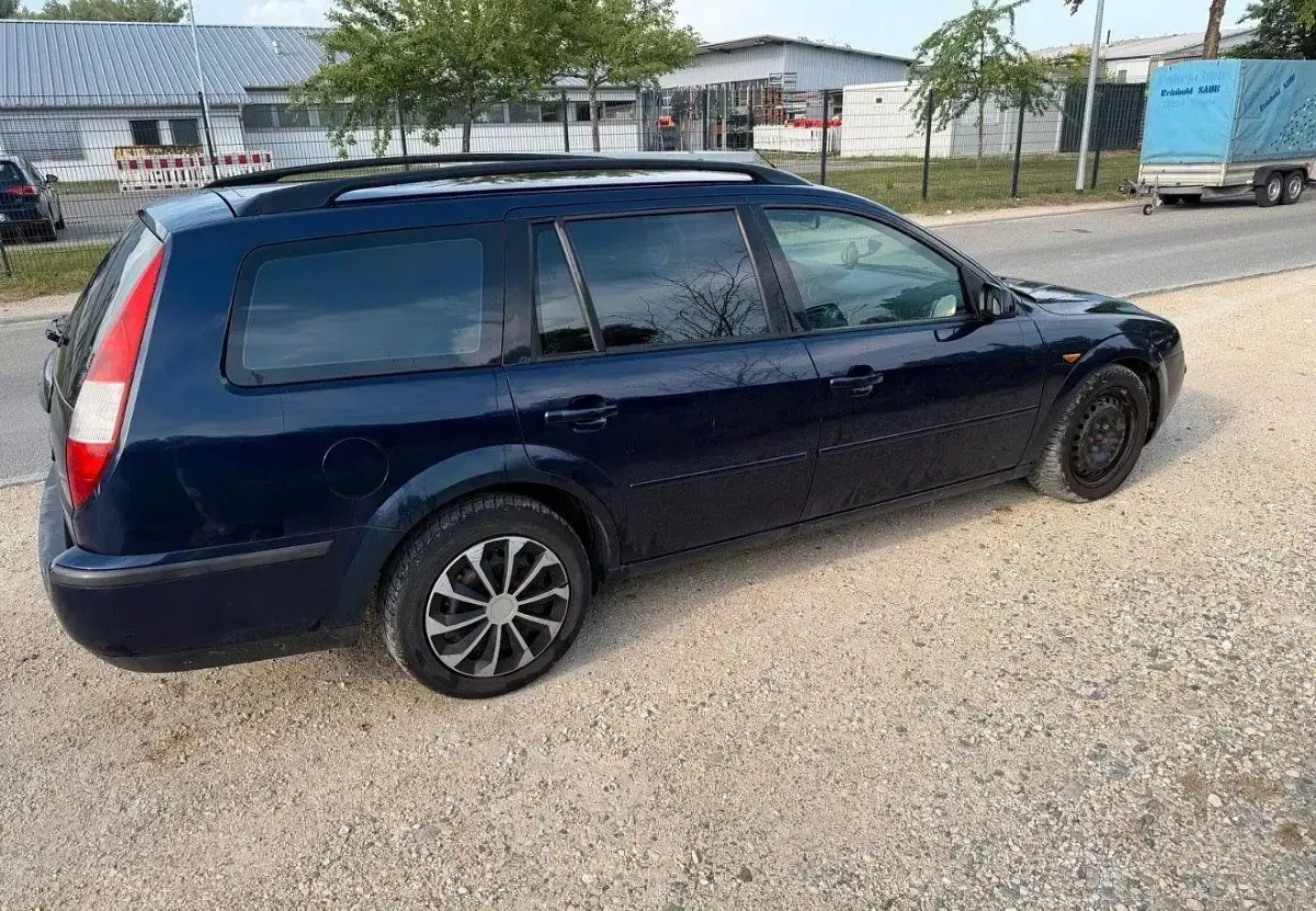 Gebraucht Ford Mondeo Ghia 145 PS (106 kW) 2001 Blau Limousine