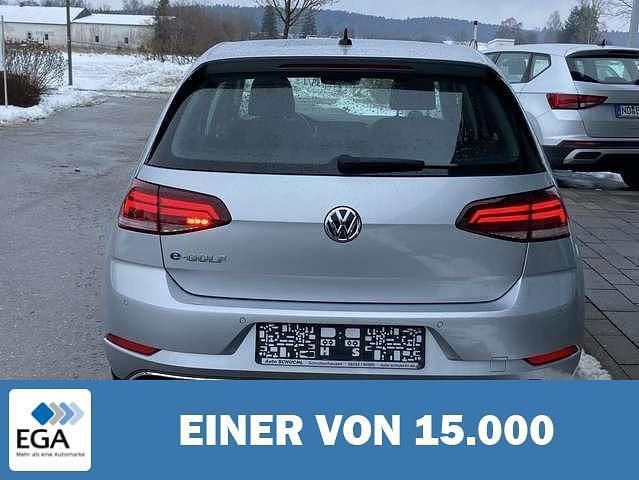 Gebraucht VW e-Golf Comfortline 100 kW (136 PS) 2020 Silber metallic Kleinwagen