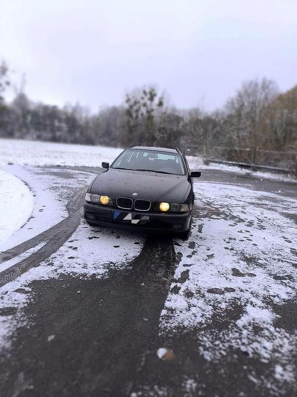 Second-hand BMW 520 150 CP (110 kW) 1997 Negru Break