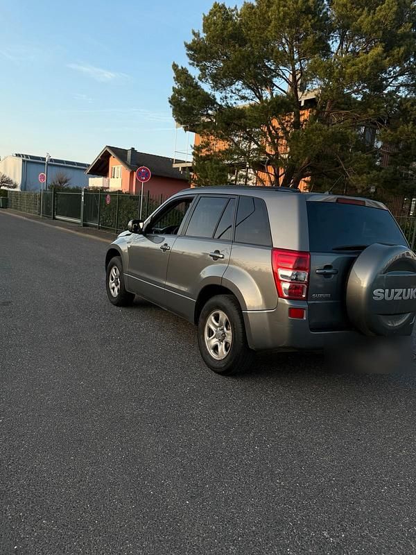 Gebraucht Suzuki Grand Vitara 140 PS (102 kW) 2007 Grau SUV