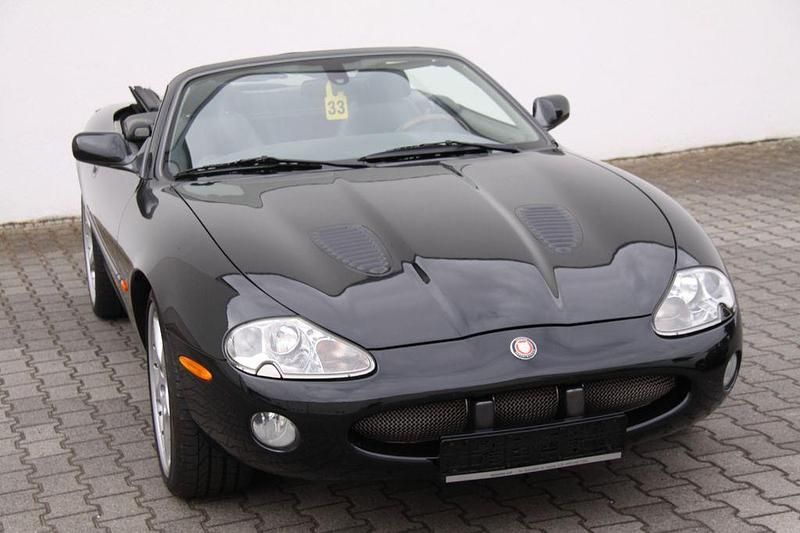 Second-hand Jaguar XKR 363 CP (266 kW) 2003 Negru Cabrio