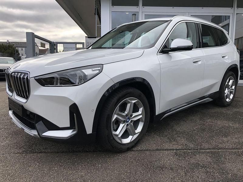 Gebraucht BMW iX1 xLine 180 kW (245 PS) 2023 Weiß SUV