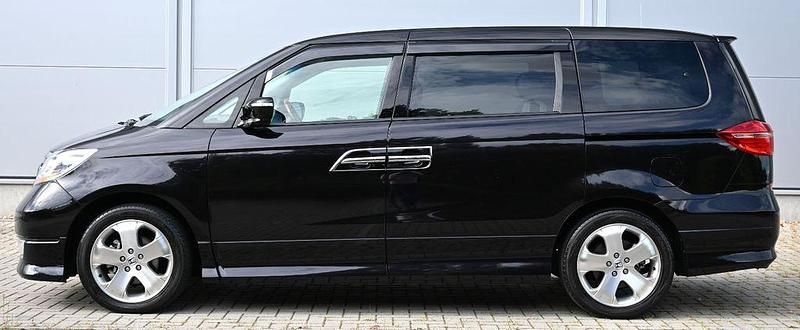 Schwarz Gebraucht 2007 Honda Elysion Prestige Van / Kleinbus | 21.000 € - Bild 1/4