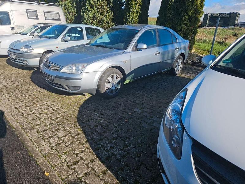 Silber Gebraucht 2003 Ford Mondeo Trend Limousine | 1.700 € - Bild 1/3