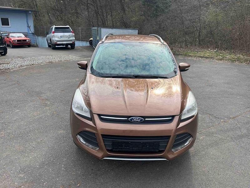 Usado Ford Kuga Trend 140 HP (102 kW) 2013 Castanho SUV