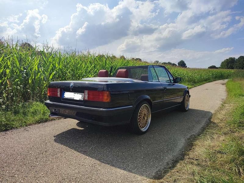 Schwarz Gebraucht 1987 BMW 325 Cabriolet Cabrio | 19.000 € - Bild 1/4
