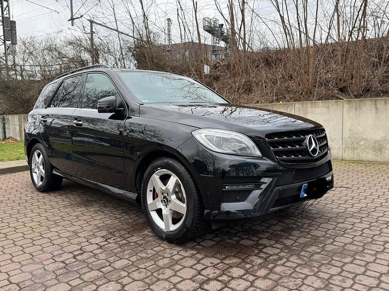 Schwarz Gebraucht 2013 Mercedes ML250 SUV | 15.000 € (Guter Preis) - Bild 1/4