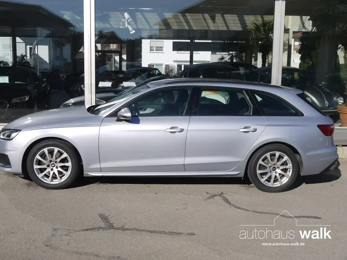 Używany Audi A4 Advanced 136 KM (100 kW) 2021 Srebrny Kombi