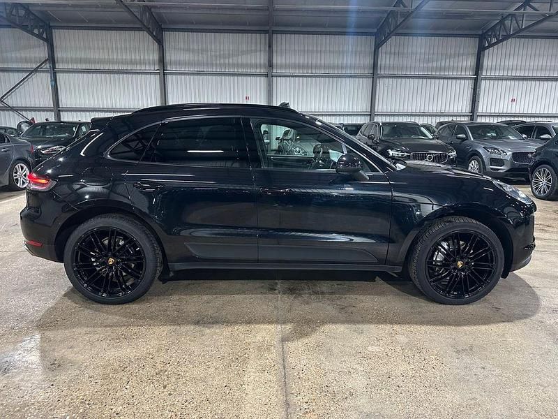 Gebraucht Porsche Macan 245 PS (180 kW) 2021 Schwarz SUV