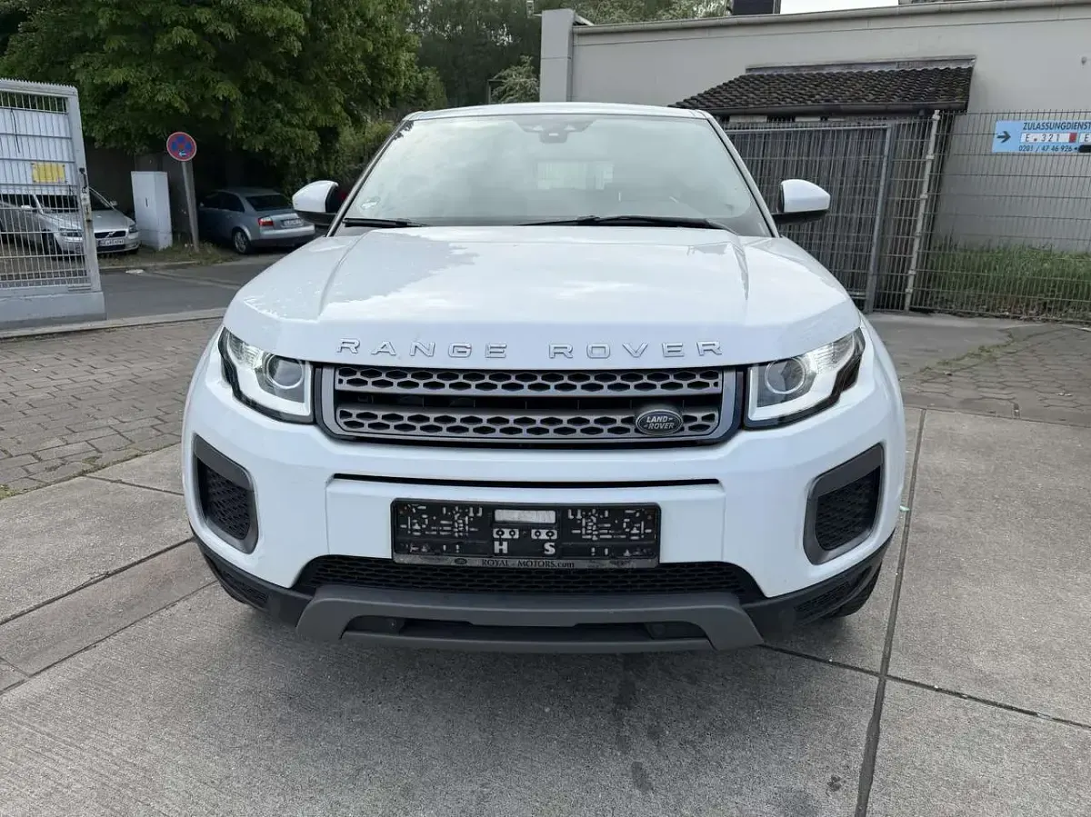 Gebraucht Land Rover Range Rover evoque Pure 150 PS (110 kW) 2016 Fuji white SUV