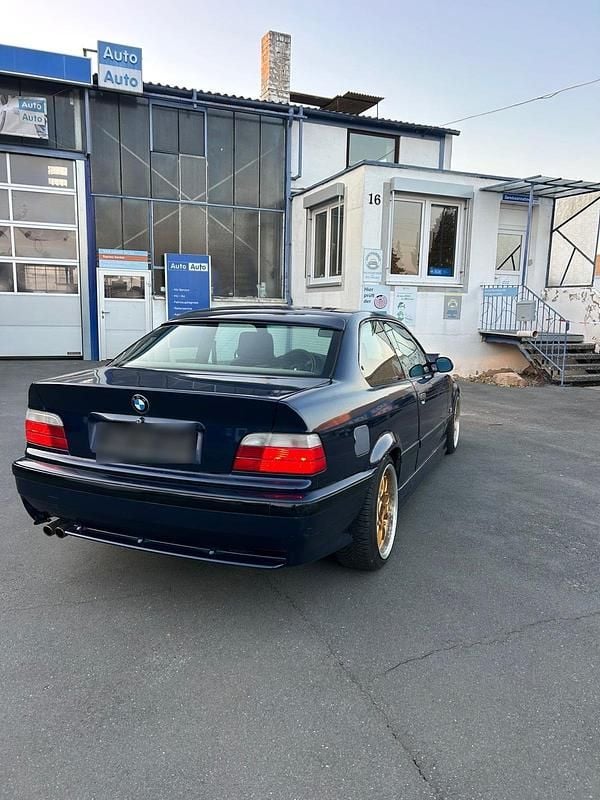Gebraucht BMW 325 192 PS (141 kW) 1993 Blau Coupé