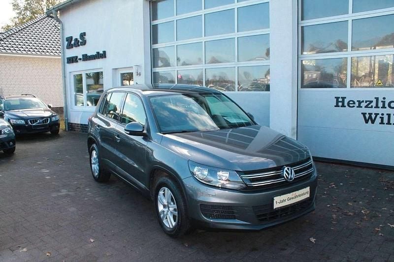 Gebraucht VW Tiguan Trendline 110 PS (80 kW) 2014 Grau SUV
