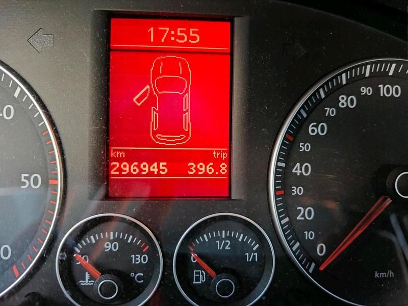 Gebraucht VW Touran Cross 140 PS (102 kW) 2009 Silber Van / Kleinbus