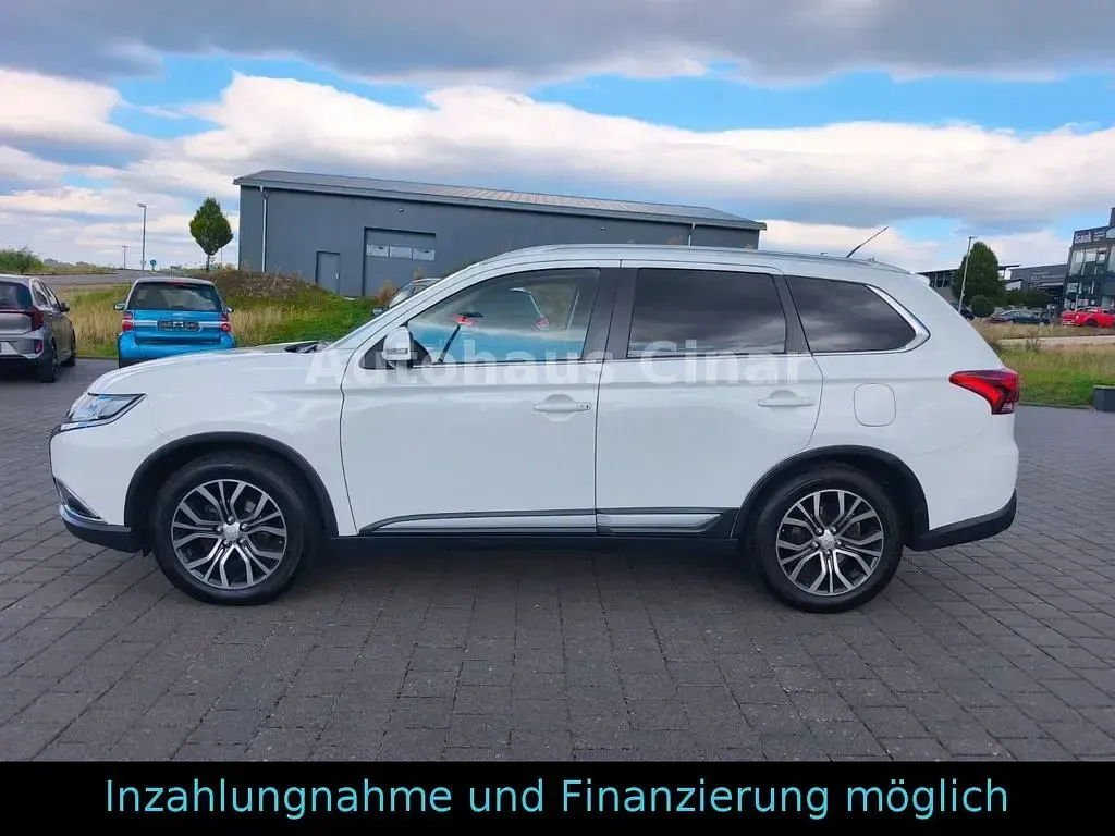 Gebraucht Mitsubishi Outlander Plus 150 PS (110 kW) 2016 Weiß SUV