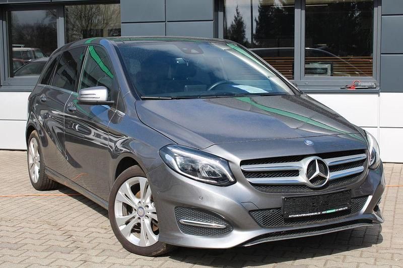 Gebraucht Mercedes B220 Edition 177 PS (130 kW) 2018 Grau Van / Kleinbus