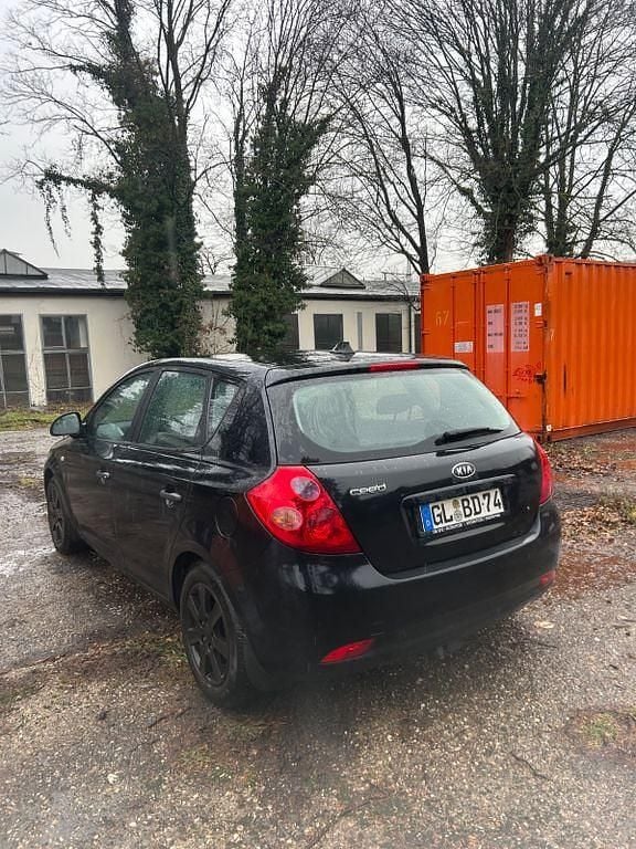 Gebraucht Kia Ceed EX 109 PS (80 kW) 2007 Schwarz Kleinwagen