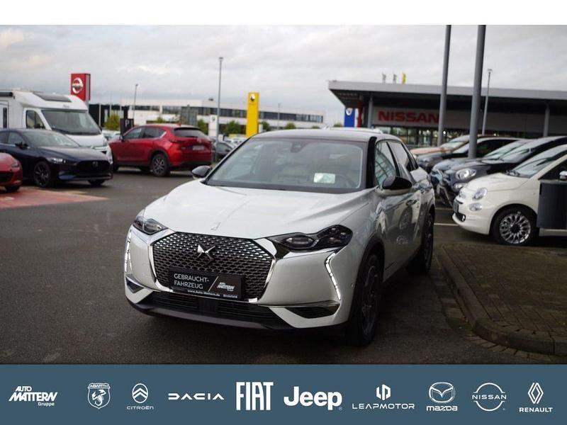Farbe weiss perle perlmutt/typ aussenver (metallic) Gebraucht 2019 DS Automobiles DS3 SUV | 18.990 € (Teuer) - Bild 1/4