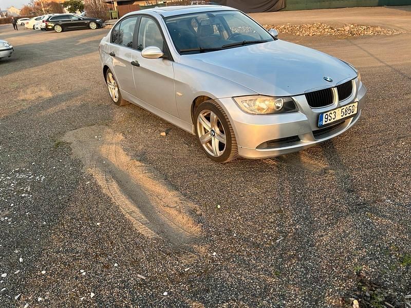 Gebraucht BMW 320 120 PS (88 kW) 2005 Silber Limousine