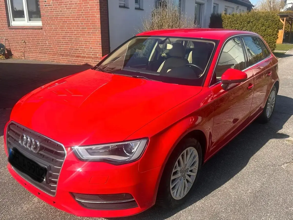 Gebraucht Audi A3 126 PS (92 kW) 2013 Rot Kleinwagen