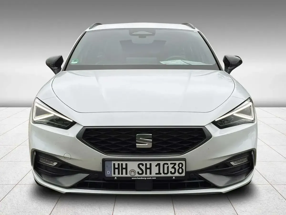 Gebraucht Seat Leon ST Black Edition 150 PS (110 kW) 2026 Glacial weiß metallic Kombi