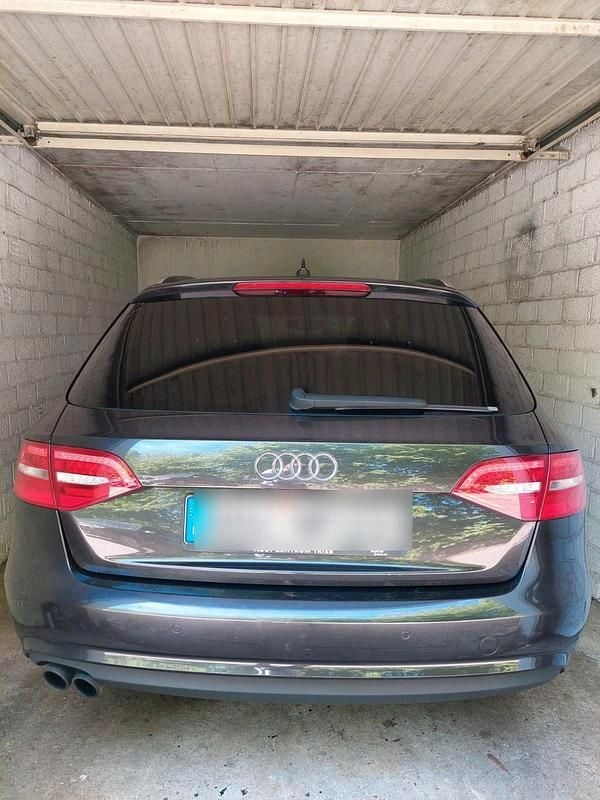 Grau Gebraucht 2014 Audi A4 Attraction Kombi | 9.600 € (Etwas zu teuer) - Bild 1/4