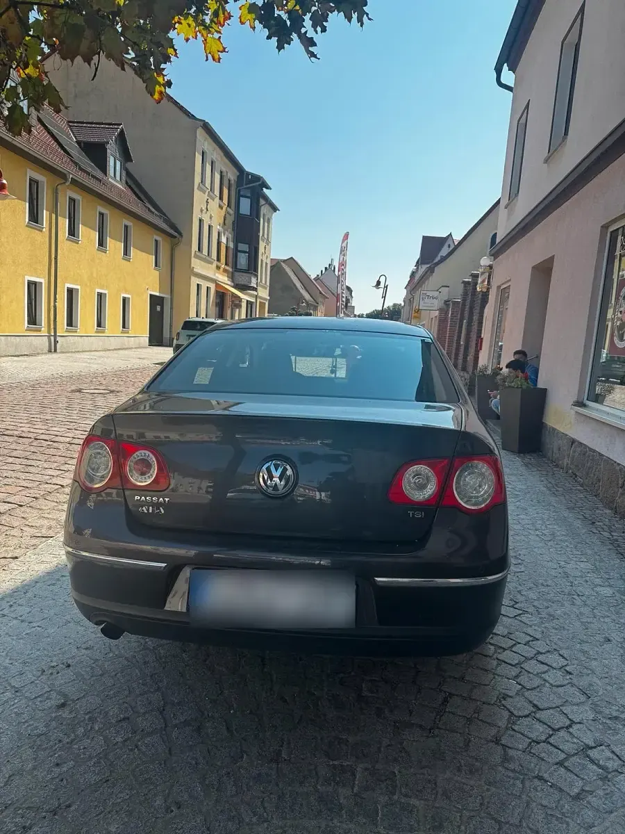 Gebraucht VW Passat 122 PS (89 kW) 2010 Andere farben Limousine