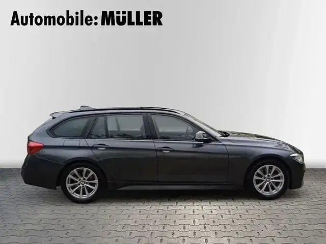 Gebraucht BMW 330 M Sport 252 PS (185 kW) 2018 Grau Kombi