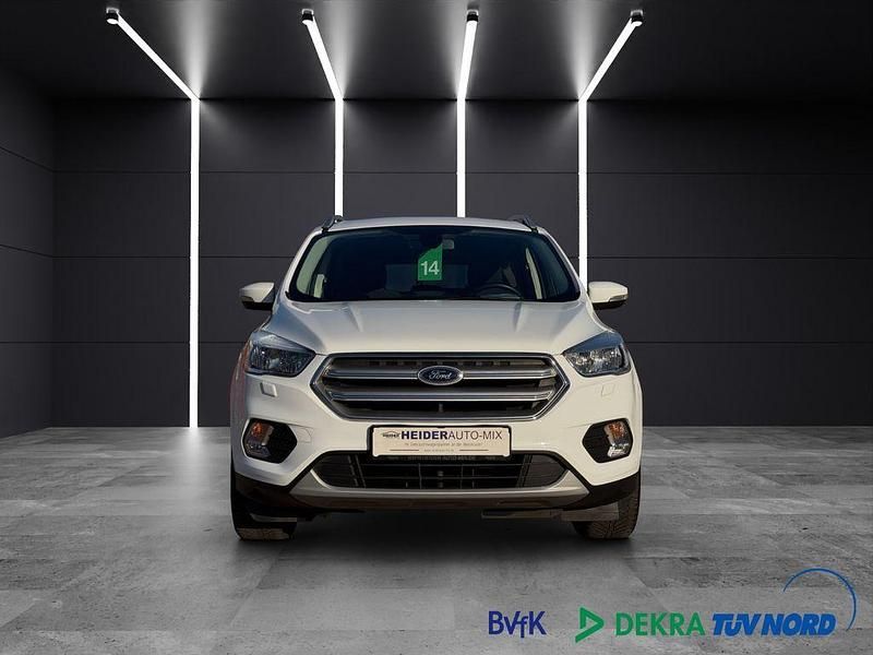 Gebraucht Ford Kuga Trend 120 PS (88 kW) 2018 Weiß SUV