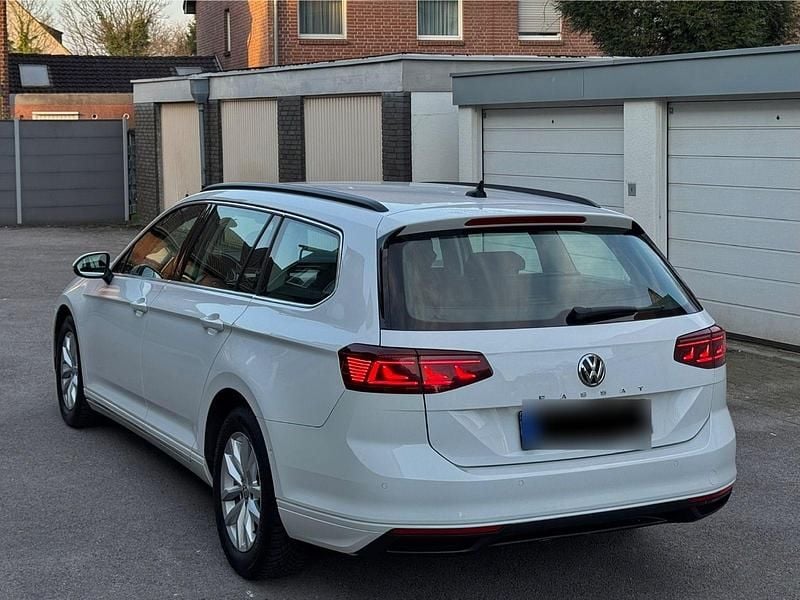 Gebraucht VW Passat Elegance 150 PS (110 kW) 2020 Weiß Kombi