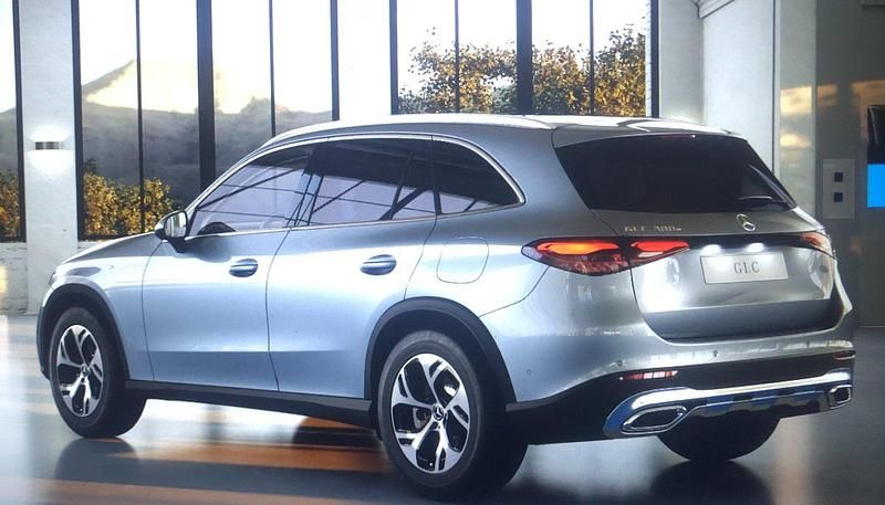 Gebraucht Mercedes GLC300e Advanced 313 PS (230 kW) 2023 Silber SUV