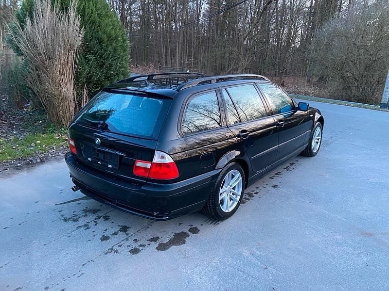 Gebraucht BMW 318 143 PS (105 kW) 2004 Schwarz Kombi