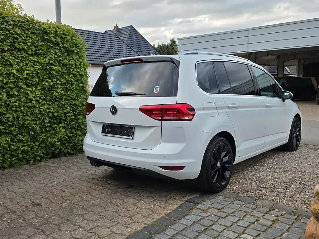 Gebraucht VW Touran 237 PS (174 kW) 2016 Weiß Van / Kleinbus