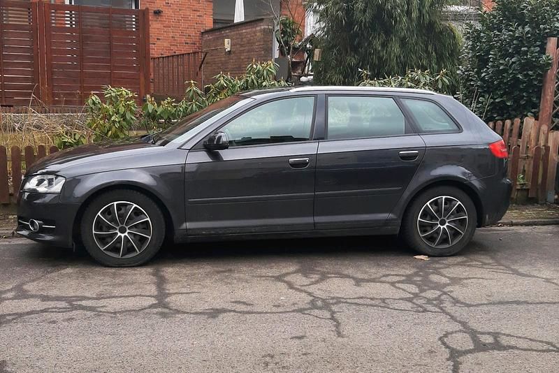 Gebraucht Audi A3 122 PS (89 kW) 2011 Grau Kleinwagen