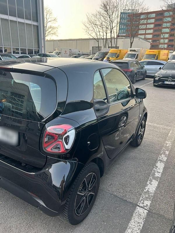 Gebraucht Smart ForTwo Coupé 60 kW (82 PS) 2021 Schwarz Kleinwagen