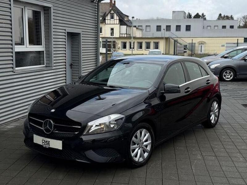 Gebraucht Mercedes A180 122 PS (89 kW) 2013 Schwarz Limousine