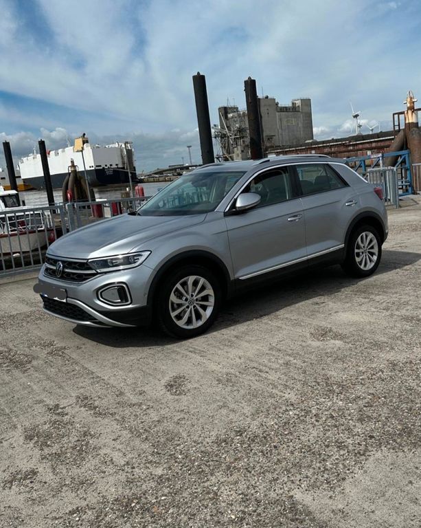 Silber Gebraucht 2023 VW T-Roc Style SUV | 27.800 € (Guter Preis) - Bild 1/4