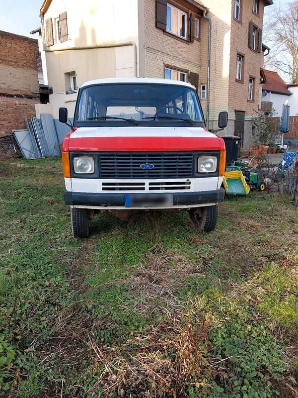 Second-hand Ford Transit 77 CP (56 kW) 1983 Monovolum