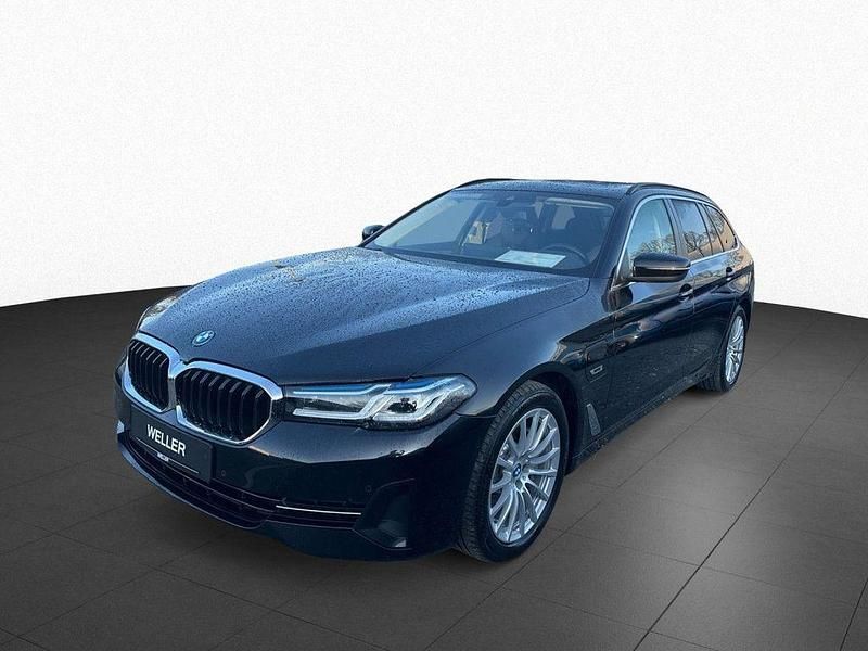 Gebraucht BMW 530e Comfort Edition 292 PS (214 kW) 2022 Black sapphire (schwarz) Kombi