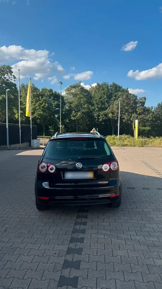 Gebraucht VW Golf Plus Cross 122 PS (89 kW) 2012 Schwarz Van / Kleinbus