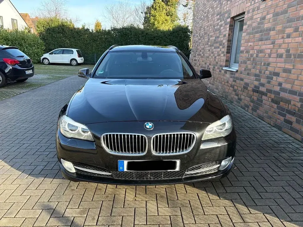Gebraucht BMW 525 204 PS (150 kW) 2011 Schwarz Limousine