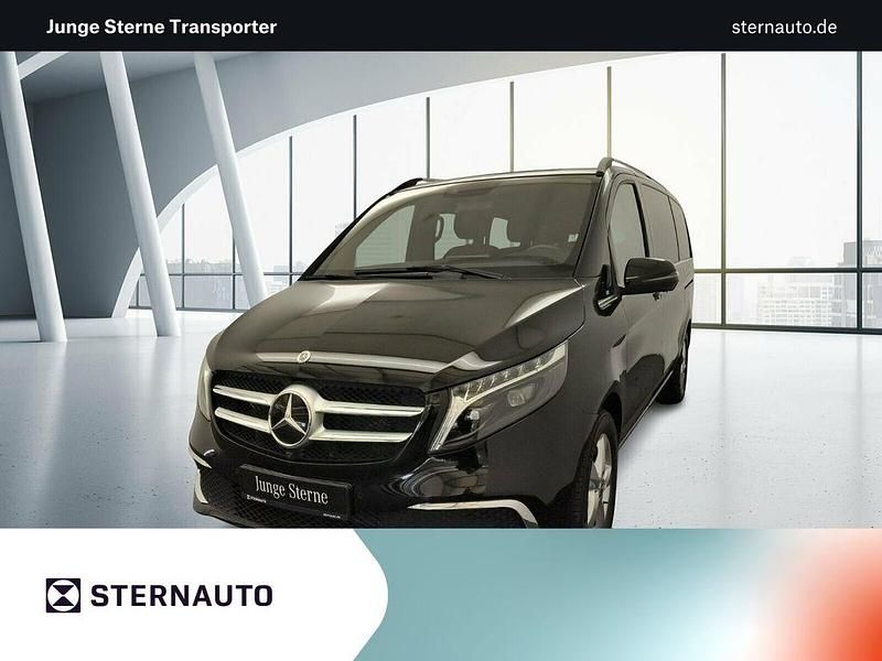 Obsidianschwarz metallic Gebraucht 2022 Mercedes V250 Avantgarde Van / Kleinbus | 59.990 € (Fairer Preis) - Bild 1/4