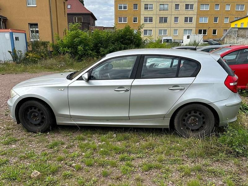 Second-hand BMW 116 122 CP (89 kW) 2009 Argintiu Hatchback