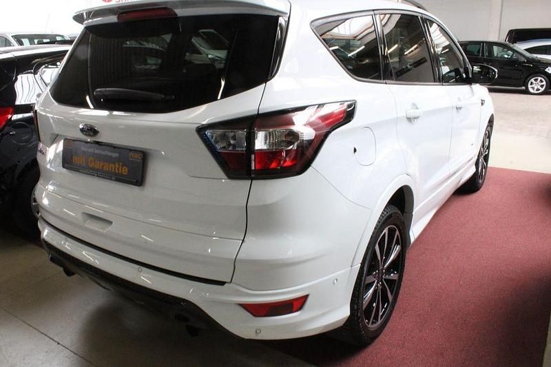 Usata Ford Kuga ST-Line 150 CV (110 kW) 2018 Bianco SUV