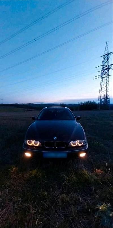 Second-hand BMW 523 170 CP (125 kW) 2000 Roșu Break