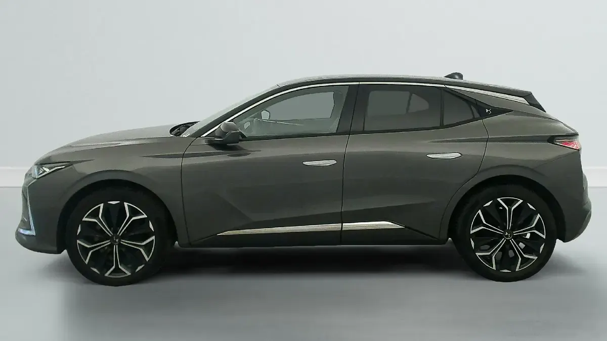 Gebraucht DS Automobiles DS4 Rivoli 131 PS (96 kW) 2024 (gris platinium / toit noir perla nera) SUV
